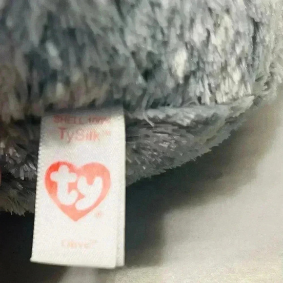 So cute! Ty Beanie Boo Baby Medium Olive the Penguin Plush Toy Glitter Eyes 9 in - Picture 6 of 6